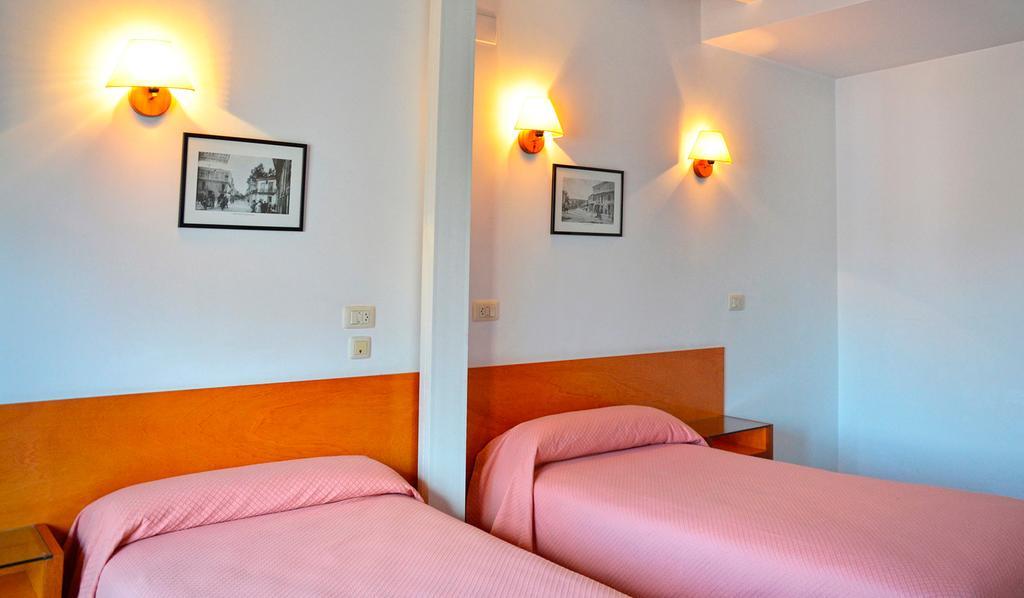 Hostal La Viuda Hotel Pobra De Trives Bilik gambar